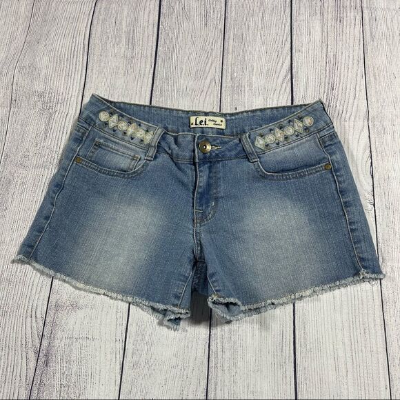 Lei Ashley Lowrise Quilt Embossed Shorts - Picture 1 of 9